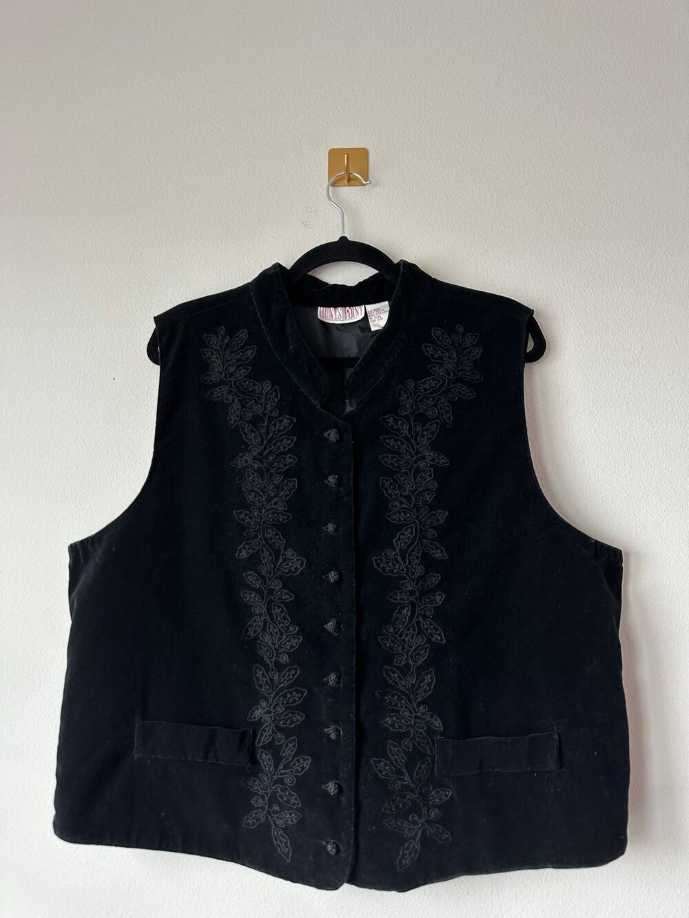 Vintage Black Velvet Embroidered Vest 20w Dark Romantic Goth Dark Cottagecore